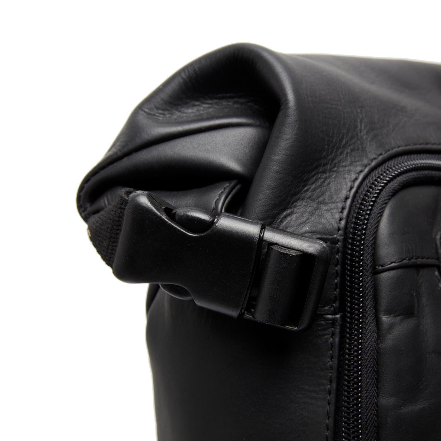Kožený batoh - The Chesterfield Brand Mazara Čierny